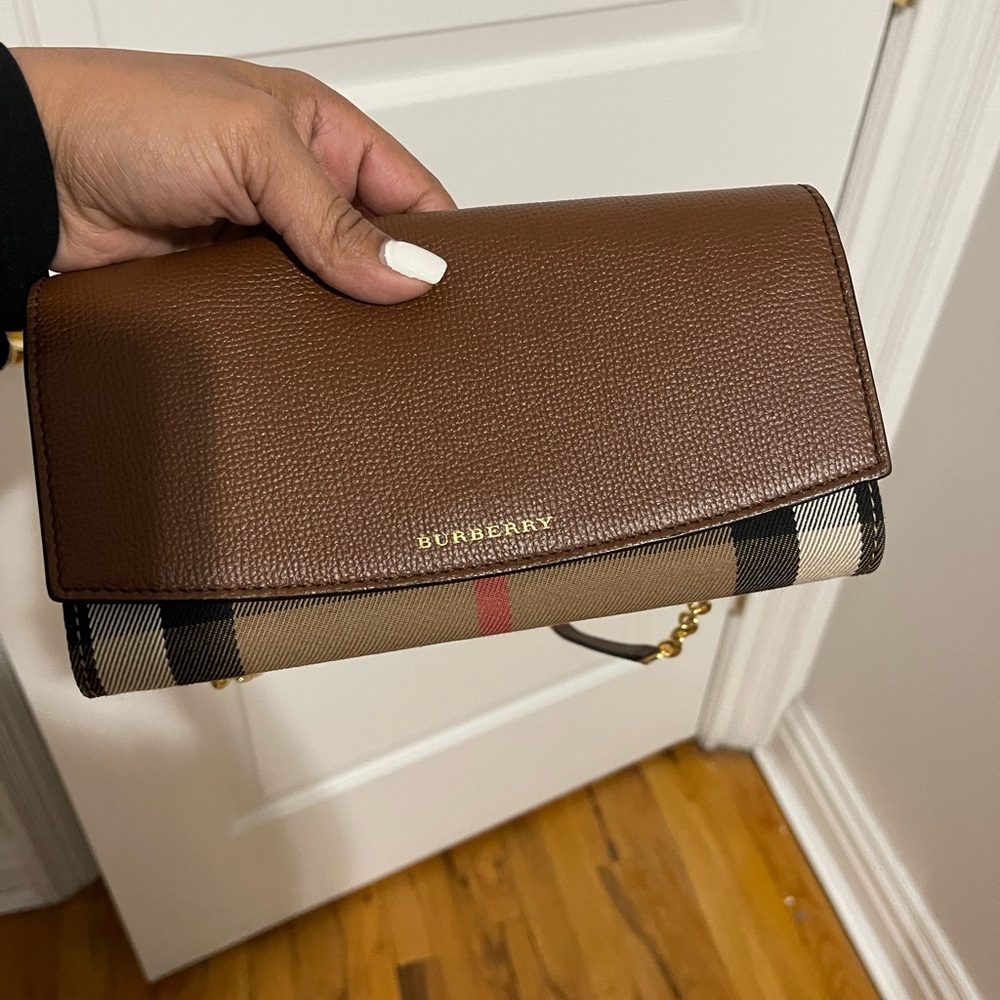 Burberry Calfskin Horseferry Check Henley Wallet On Chain Tan